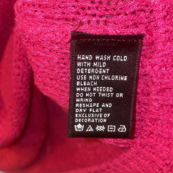 Womens Small August Silk Sleeveless Top V-Neck in Pink Magenta - Picture 5 of 5